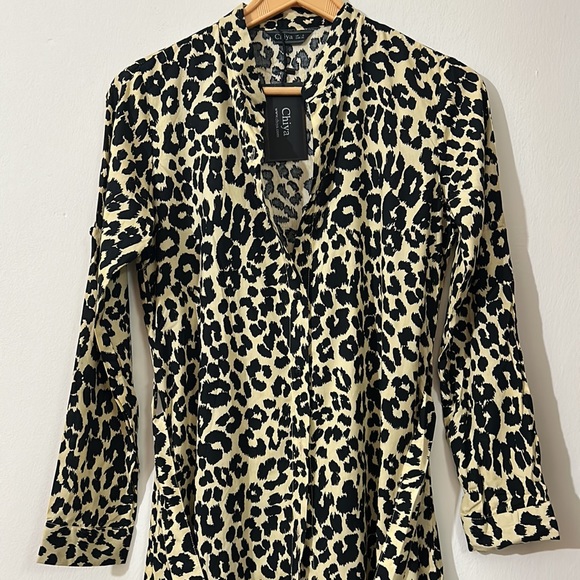 IMPORTED FABRIC BUTTON DOWN ANIMAL PRINT MIDI DRESS - Picture 2 of 7